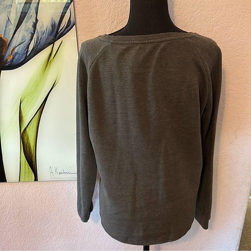 shirt size small - Picture 4 of 5
